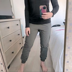 Athleta textured Brooklyn joggers